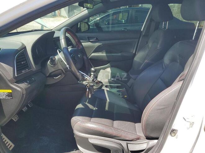 Hyundai Elantra-7