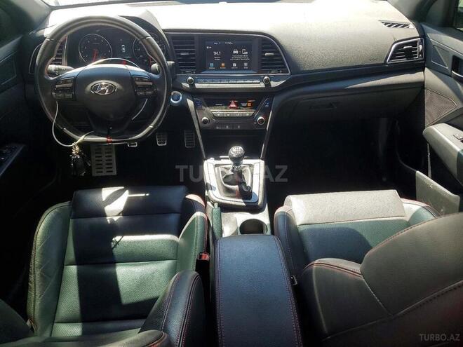 Hyundai Elantra-8