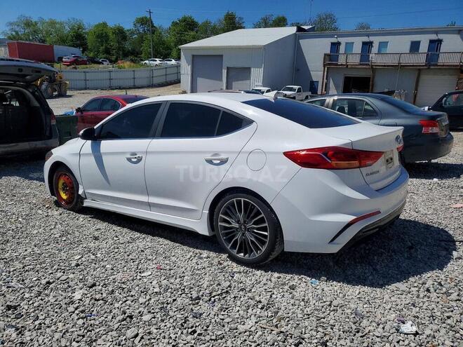 Hyundai Elantra-4
