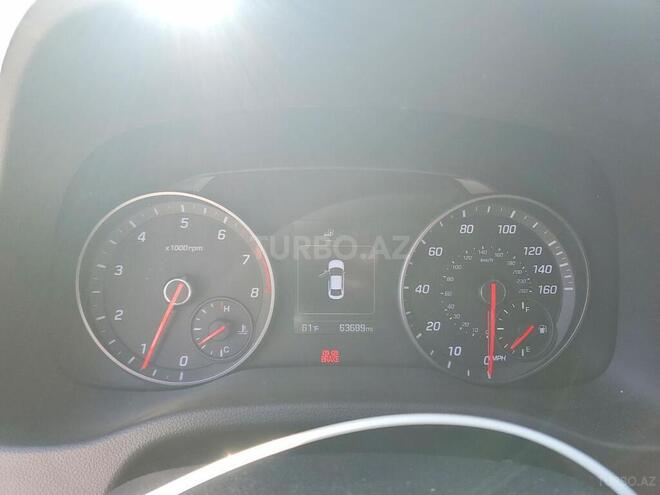 Hyundai Elantra-9