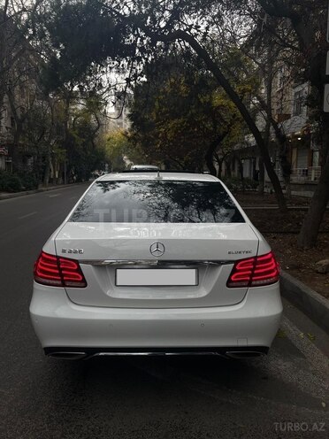 Mercedes E 220-2