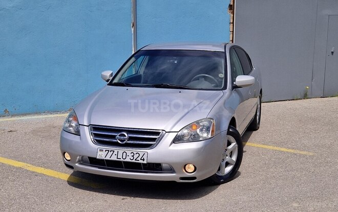 Nissan Altima-1