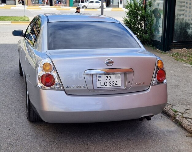 Nissan Altima-2