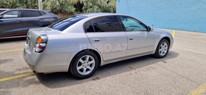 Nissan Altima-10