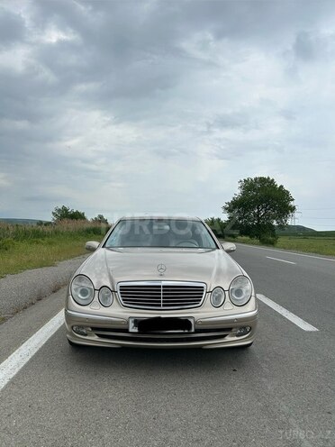 Mercedes E 200-1