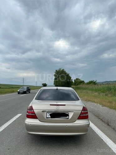 Mercedes E 200-4
