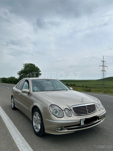 Mercedes E 200-2