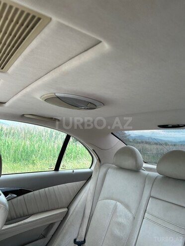 Mercedes E 200-10