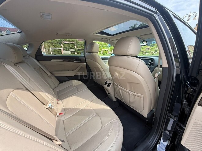 Hyundai Sonata-12