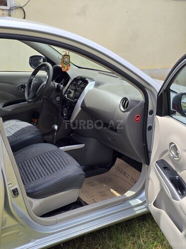 Nissan Sunny-5