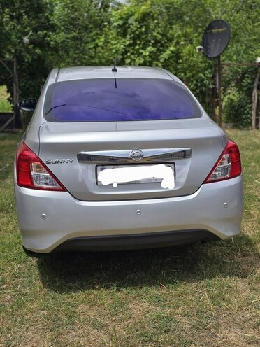 Nissan Sunny-10