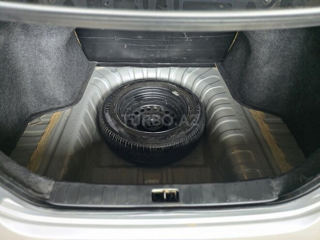 Nissan Sunny-12