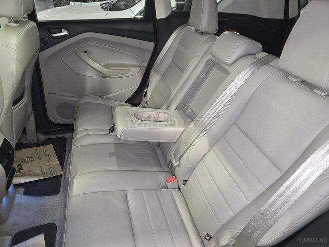Ford Escape-9