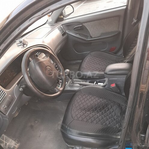 Hyundai Elantra-7