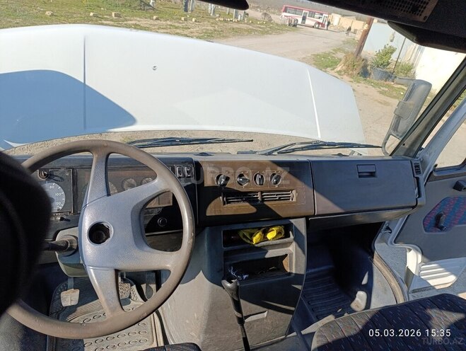 Mercedes Vario-6