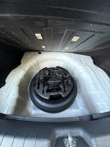 Hyundai Elantra-11