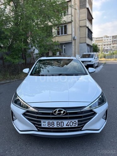 Hyundai Elantra-2