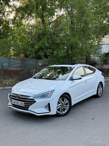 Hyundai Elantra-1