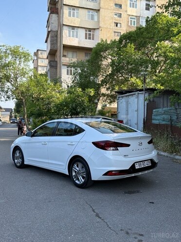 Hyundai Elantra-6