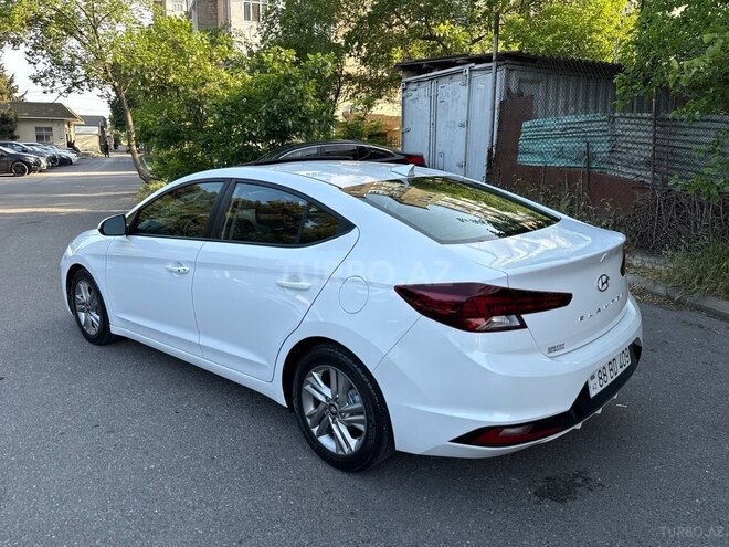 Hyundai Elantra-4