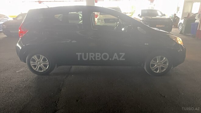 Nissan Note-5