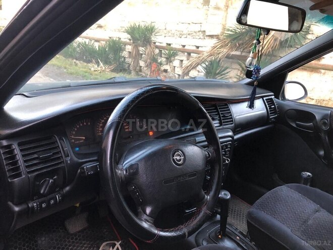 Opel Vectra-12