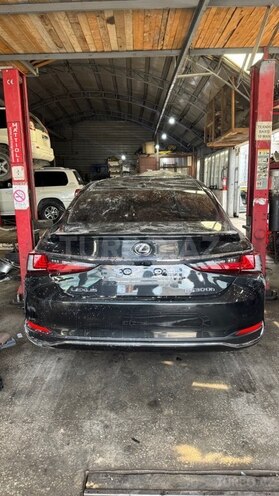 Lexus ES 300h-2
