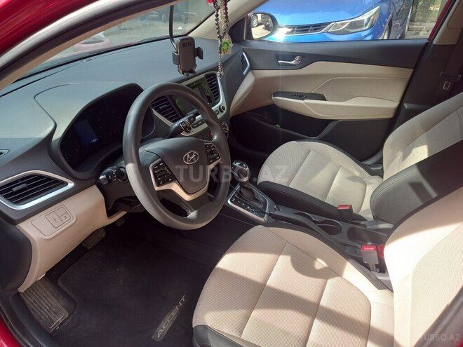 Hyundai Accent-5