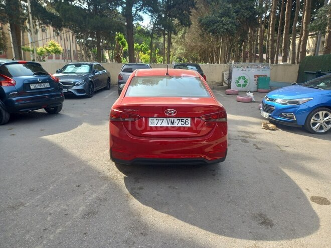 Hyundai Accent-6