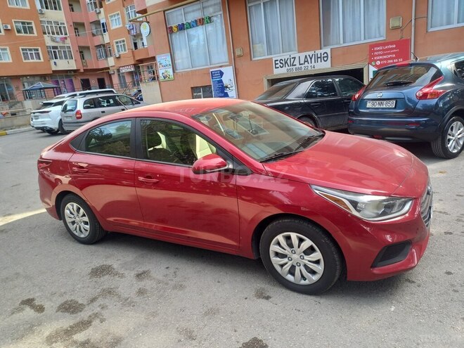 Hyundai Accent-7