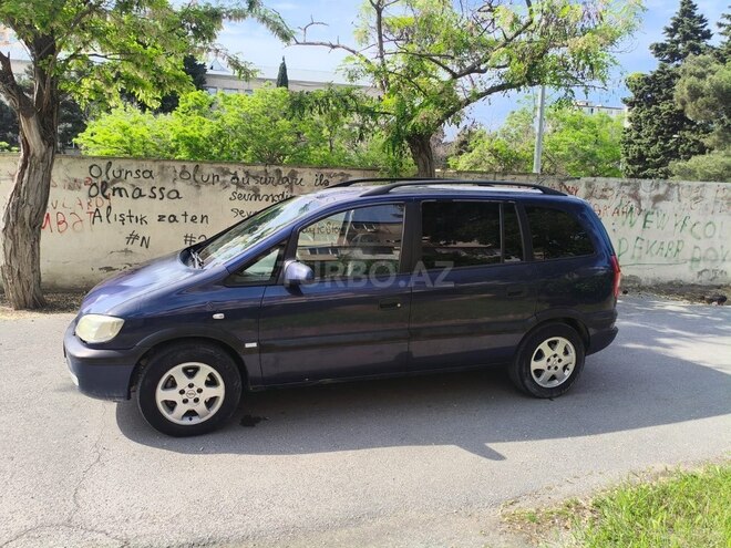 Opel Zafira-9