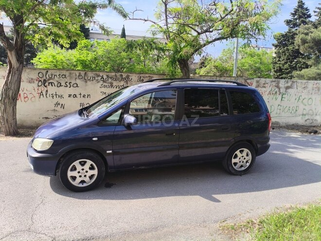Opel Zafira-5