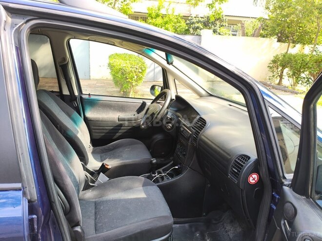 Opel Zafira-12