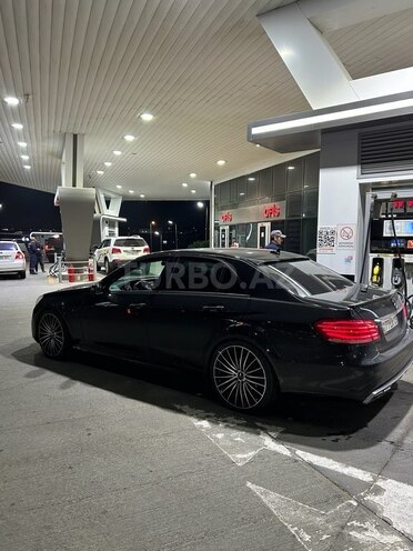 Mercedes E 200-2