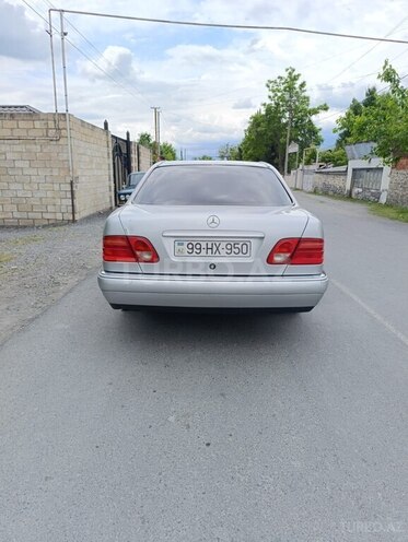 Mercedes E 200-6