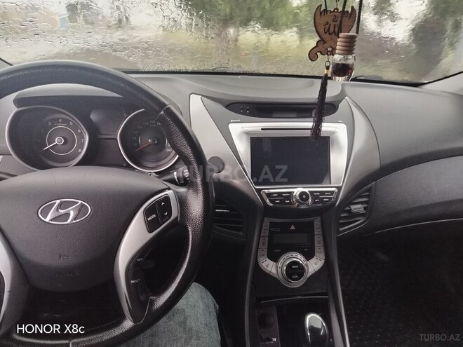 Hyundai Elantra-6