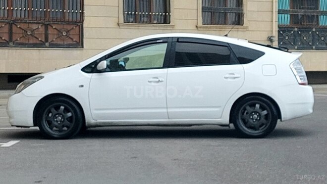 Toyota Prius-7