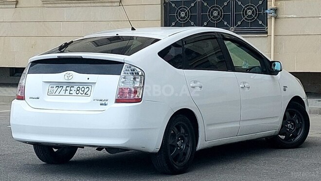 Toyota Prius-11