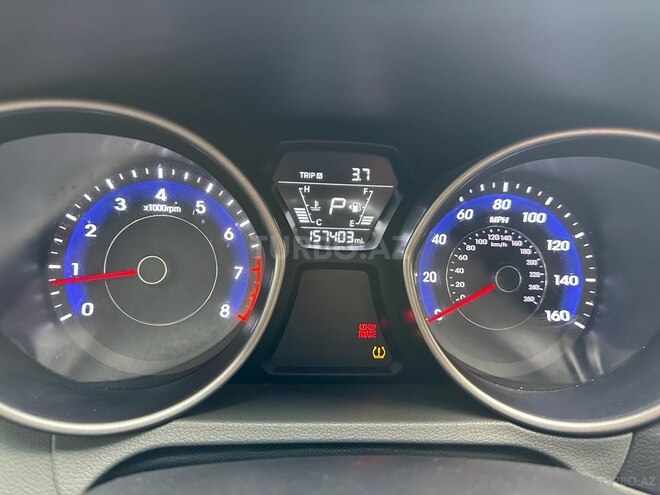 Hyundai Elantra-2