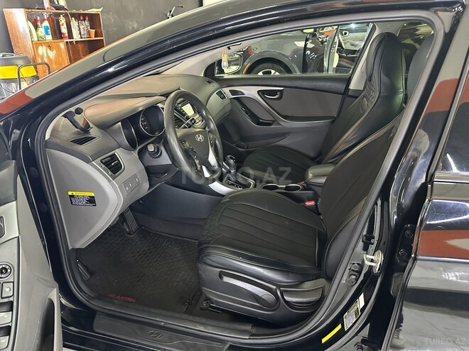 Hyundai Elantra-7
