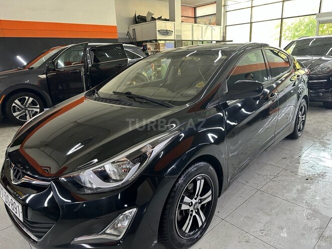 Hyundai Elantra-9