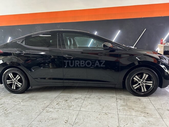 Hyundai Elantra-14