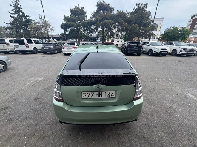 Toyota Prius-8
