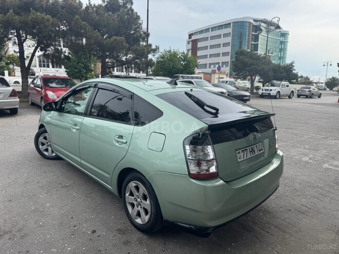 Toyota Prius-5