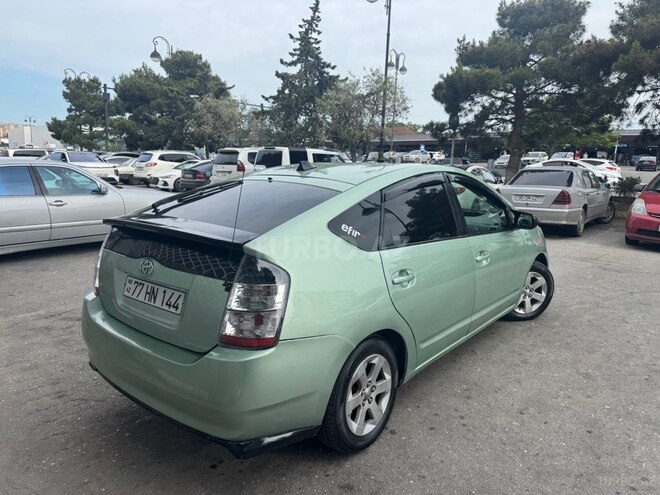Toyota Prius-4