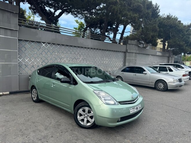 Toyota Prius-2