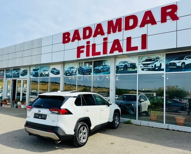 Toyota RAV4-8