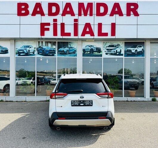 Toyota RAV4-6