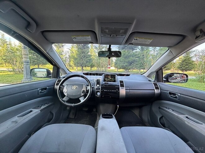 Toyota Prius-13