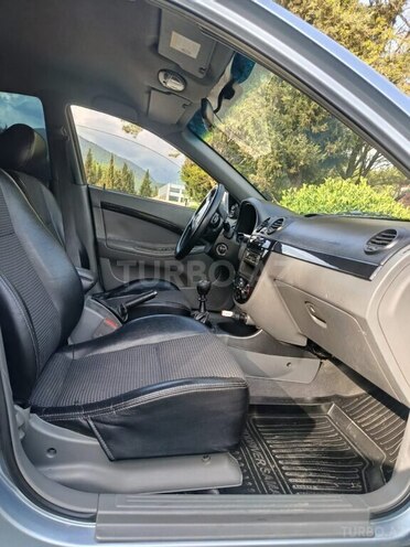 Chevrolet Lacetti-9